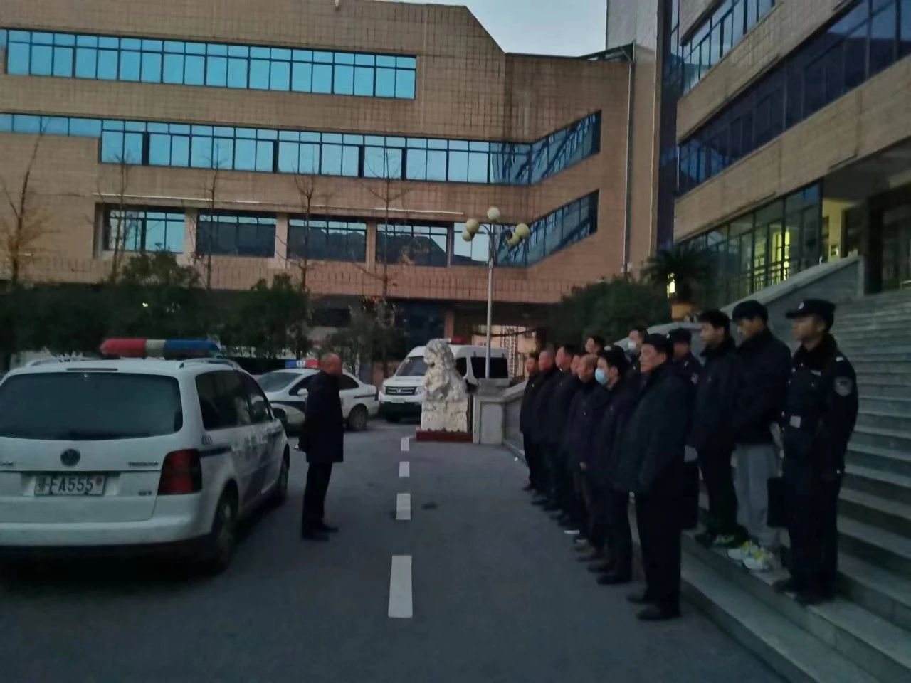 (12.4)【执行动态】冬日暖“薪”!枣阳法院开展根治欠薪冬季专项执行行动1.jpg (12.4)【执行动态】冬日暖“薪”!枣阳法院开展根治欠薪冬季专项执行行动1.jpg